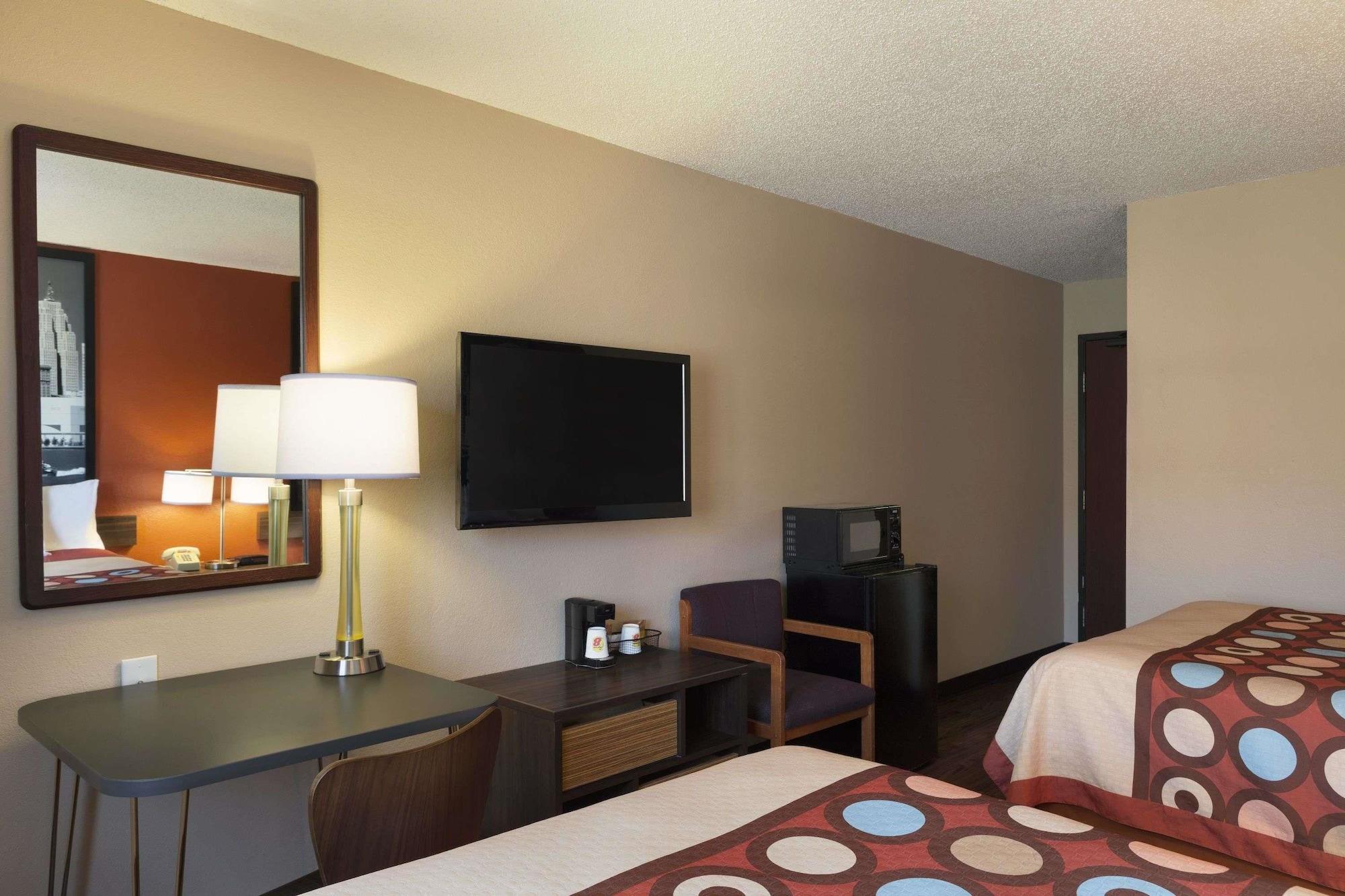 Super 8 By Wyndham Taylor/Detroit Area Motel Buitenkant foto